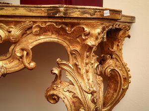 Coppia di console in legno intagliato e dorato  - Asta Arredi e Dipinti dal Castello di Gamberaia a Firenze - Associazione Nazionale - Case d'Asta italiane