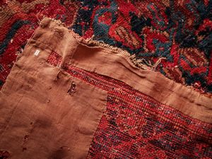 Grande tappeto Ushak Smirne di vecchia manifattura  - Asta Arredi e Dipinti dal Castello di Gamberaia a Firenze - Associazione Nazionale - Case d'Asta italiane