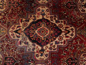 Grande tappeto persiano di vecchia manifattura  - Asta Arredi e Dipinti dal Castello di Gamberaia a Firenze - Associazione Nazionale - Case d'Asta italiane