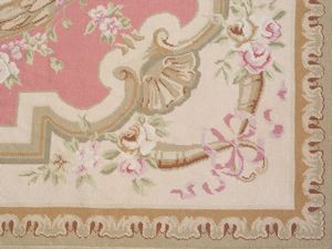 Tappeto realizzato a piccolo punto in stile Aubusson  - Asta Arredi e Dipinti dal Castello di Gamberaia a Firenze - Associazione Nazionale - Case d'Asta italiane