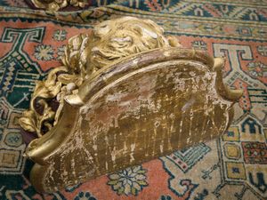 Coppia di mensole in legno intagliato e dorato  - Asta Arredi e Dipinti dal Castello di Gamberaia a Firenze - Associazione Nazionale - Case d'Asta italiane