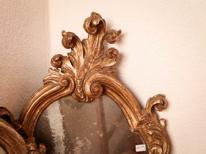 Coppia di specchiere a ventola in legno intagliato e dorato  - Asta Arredi e Dipinti dal Castello di Gamberaia a Firenze - Associazione Nazionale - Case d'Asta italiane