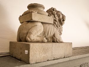 Coppia di sculture in pietra serena  - Asta Arredi e Dipinti dal Castello di Gamberaia a Firenze - Associazione Nazionale - Case d'Asta italiane