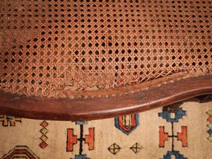 Divano e serie di cinque poltrone in noce  - Asta Arredi e Dipinti dal Castello di Gamberaia a Firenze - Associazione Nazionale - Case d'Asta italiane