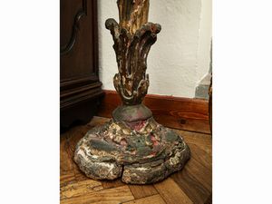 Colonna legno tenero laccato cremisi e lumeggiato in oro  - Asta Arredi e Dipinti dal Castello di Gamberaia a Firenze - Associazione Nazionale - Case d'Asta italiane