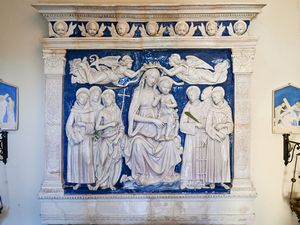 Da Andrea e Giovanni della Robbia - Madonna con Bambino tra santi e angeli
