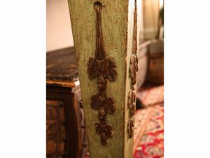 Console in legno laccato verde acqua e lumeggiato in oro  - Asta Arredi e Dipinti dal Castello di Gamberaia a Firenze - Associazione Nazionale - Case d'Asta italiane