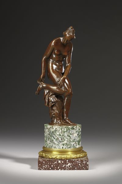 PRIEUR BARTHLEMY (1536 - 1611) : Figura femminile che si toglie una spina dal piede  - Asta Asta 387 | ARTE ANTICA E DEL XIX SECOLO - DAL RINASCIMENTO AL SIMBOLISMO: OPERE DA COLLEZIONI ITALIANE Tradizionale - Associazione Nazionale - Case d'Asta italiane