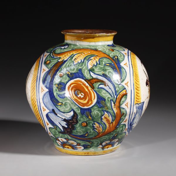 BOTTEGA DI MASTRO DOMENICO, VENEZIA, CIRCA 1580 : Vaso a boccia in maiolica policroma con figure di turco e uomo con cappello entro medaglioni in cornice bianca, corpo decorato da volute fitomorfe e floreali  - Asta Asta 387 | ARTE ANTICA E DEL XIX SECOLO - DAL RINASCIMENTO AL SIMBOLISMO: OPERE DA COLLEZIONI ITALIANE Tradizionale - Associazione Nazionale - Case d'Asta italiane