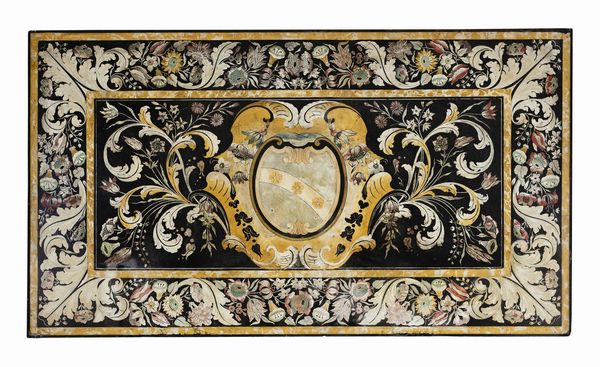 FLAMINI (XVIII SECOLO) NICOLA : Attribuito a. Grande piano in scagliola di forma rettangolare, centrato da stemma gentilizio da cui si dipartono spirali e racemi floreali su fondo nero, bordo con decorazioni vegetali e floreali  - Asta Asta 387 | ARTE ANTICA E DEL XIX SECOLO - DAL RINASCIMENTO AL SIMBOLISMO: OPERE DA COLLEZIONI ITALIANE Tradizionale - Associazione Nazionale - Case d'Asta italiane