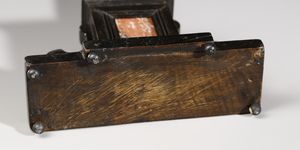 SCULTORE FIORENTINO DEL XVII SECOLO : Crocifisso in bronzo patinato, croce in legno con inserto in pietra dura  - Asta Asta 387 | ARTE ANTICA E DEL XIX SECOLO - DAL RINASCIMENTO AL SIMBOLISMO: OPERE DA COLLEZIONI ITALIANE Tradizionale - Associazione Nazionale - Case d'Asta italiane