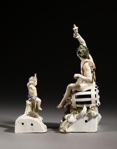MANIFATTURA DI MEISSEN DEL XIX SECOLO : Gruppo in porcellana raffigurante Dioniso seduto su un otre di vino recante uno stemma e attorniato da due giovani satiri  - Asta Asta 387 | ARTE ANTICA E DEL XIX SECOLO - DAL RINASCIMENTO AL SIMBOLISMO: OPERE DA COLLEZIONI ITALIANE Tradizionale - Associazione Nazionale - Case d'Asta italiane