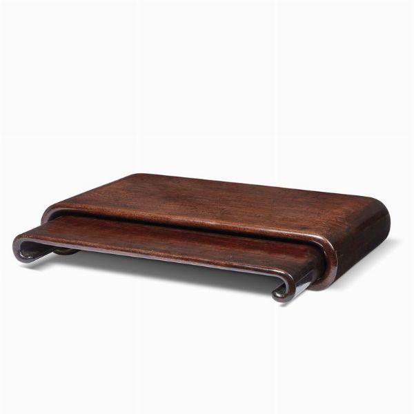 DUE TAVOLINI, CINA, DINASTIA QING, SEC XIX  - Asta Arte Orientale | 东方艺术 - Associazione Nazionale - Case d'Asta italiane