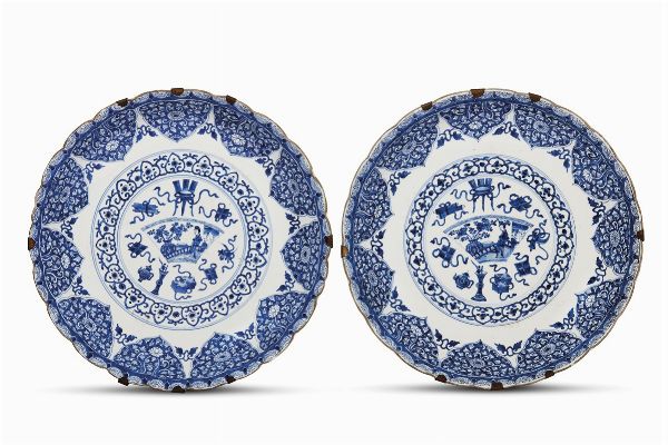 COPPIA DI PIATTI, CINA, DINASTIA QING, SEC. XVIII  - Asta Arte Orientale | 东方艺术 - Associazione Nazionale - Case d'Asta italiane