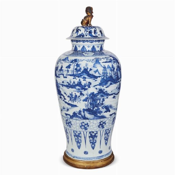 COPPIA DI VASI, CINA, DINASTIA QING, SEC. XVII PERIODO KANGXI  - Asta Arte Orientale | 东方艺术 - Associazione Nazionale - Case d'Asta italiane