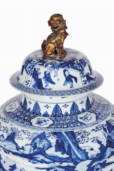 COPPIA DI VASI, CINA, DINASTIA QING, SEC. XVII PERIODO KANGXI  - Asta Arte Orientale | 东方艺术 - Associazione Nazionale - Case d'Asta italiane