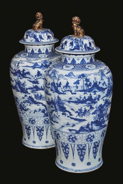 COPPIA DI VASI, CINA, DINASTIA QING, SEC. XVII PERIODO KANGXI  - Asta Arte Orientale | 东方艺术 - Associazione Nazionale - Case d'Asta italiane