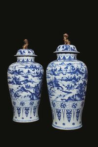 COPPIA DI VASI, CINA, DINASTIA QING, SEC. XVII PERIODO KANGXI  - Asta Arte Orientale | 东方艺术 - Associazione Nazionale - Case d'Asta italiane