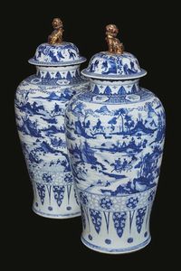 COPPIA DI VASI, CINA, DINASTIA QING, SEC. XVII PERIODO KANGXI  - Asta Arte Orientale | 东方艺术 - Associazione Nazionale - Case d'Asta italiane