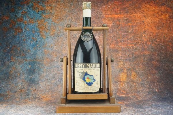 Cognac Fine Champagne V.S.O.P. Remy Martin  - Asta Christmas Spirits - Whisky, Rum e Distillati da Collezione - Associazione Nazionale - Case d'Asta italiane