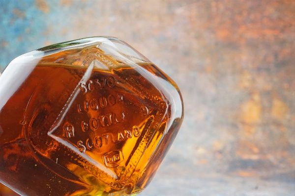 Port Ellen  - Asta Christmas Spirits - Whisky, Rum e Distillati da Collezione - Associazione Nazionale - Case d'Asta italiane