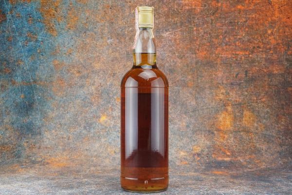 Caol Ila  - Asta Christmas Spirits - Whisky, Rum e Distillati da Collezione - Associazione Nazionale - Case d'Asta italiane