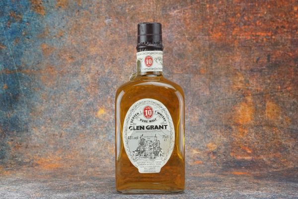 Glen Grant  - Asta Christmas Spirits - Whisky, Rum e Distillati da Collezione - Associazione Nazionale - Case d'Asta italiane