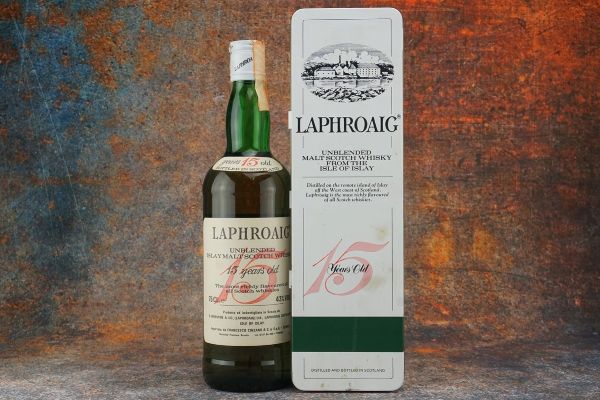Laphroaig  - Asta Christmas Spirits - Whisky, Rum e Distillati da Collezione - Associazione Nazionale - Case d'Asta italiane