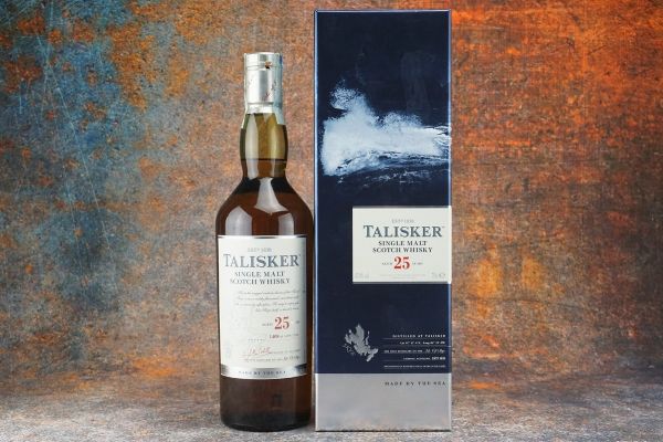 Talisker  - Asta Christmas Spirits - Whisky, Rum e Distillati da Collezione - Associazione Nazionale - Case d'Asta italiane