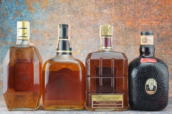 Selezione Blend Scotch Whisky  - Asta Christmas Spirits - Whisky, Rum e Distillati da Collezione - Associazione Nazionale - Case d'Asta italiane