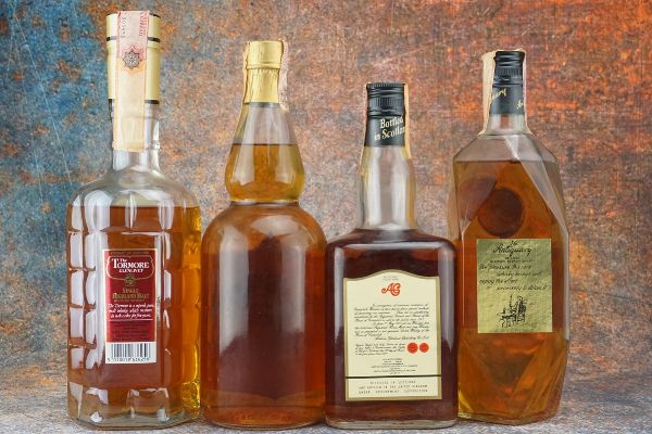 Selezione Scotch Whisky  - Asta Christmas Spirits - Whisky, Rum e Distillati da Collezione - Associazione Nazionale - Case d'Asta italiane