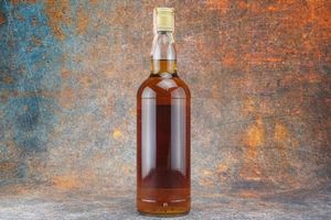 Caol Ila  - Asta Christmas Spirits - Whisky, Rum e Distillati da Collezione - Associazione Nazionale - Case d'Asta italiane