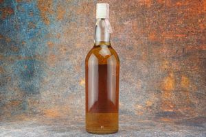 Glenlivet 1940  - Asta Christmas Spirits - Whisky, Rum e Distillati da Collezione - Associazione Nazionale - Case d'Asta italiane