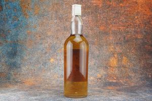 Glenlivet 1939  - Asta Christmas Spirits - Whisky, Rum e Distillati da Collezione - Associazione Nazionale - Case d'Asta italiane