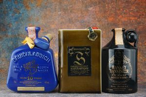Selezione Scotch Whisky Ceramic Decanter  - Asta Christmas Spirits - Whisky, Rum e Distillati da Collezione - Associazione Nazionale - Case d'Asta italiane