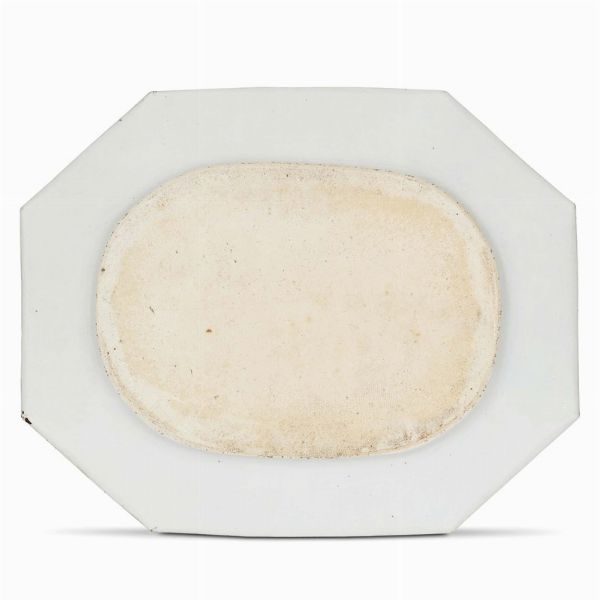 GRANDE VASSOIO OTTAGONALE, CINA, DINASTA QING, PERIODO YONGZHENG, 1730 CIRCA  - Asta Porcellane della Compagnia delle Indie Meraviglie cinesi per l'Europa - Associazione Nazionale - Case d'Asta italiane