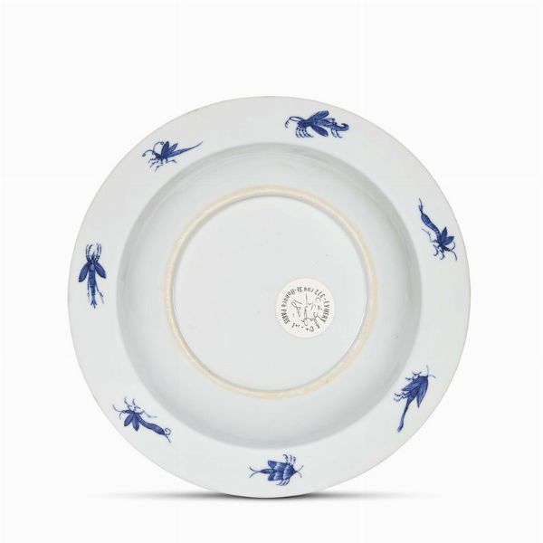 PIATTO, CINA, DINASTIA QING, PERIODO YONGZHENG-INIZIO QIANLONG, 1734-1738 CIRCA  - Asta Porcellane della Compagnia delle Indie Meraviglie cinesi per l'Europa - Associazione Nazionale - Case d'Asta italiane