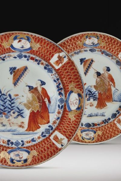 COPPIA DI PIATTI, CINA, DINASTIA QING, PERIODO QIANLONG, 1740 CIRCA  - Asta Porcellane della Compagnia delle Indie Meraviglie cinesi per l'Europa - Associazione Nazionale - Case d'Asta italiane