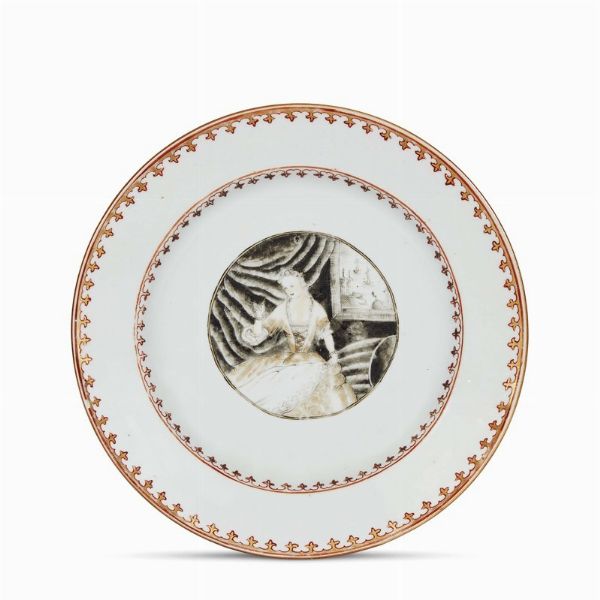 PIATTO, CINA, DINASTIA QING, PERIODO QIANLONG, 1745 CIRCA  - Asta Porcellane della Compagnia delle Indie Meraviglie cinesi per l'Europa - Associazione Nazionale - Case d'Asta italiane