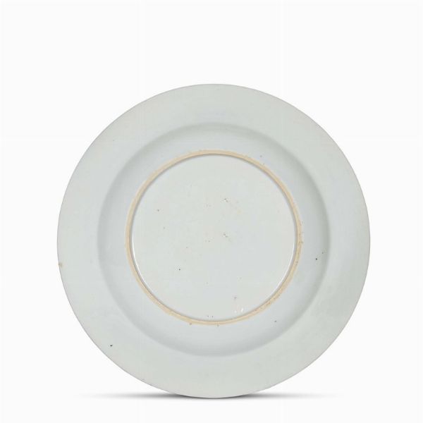 PIATTO, CINA, DINASTIA QING, PERIODO QIANLONG, 1745 CIRCA  - Asta Porcellane della Compagnia delle Indie Meraviglie cinesi per l'Europa - Associazione Nazionale - Case d'Asta italiane