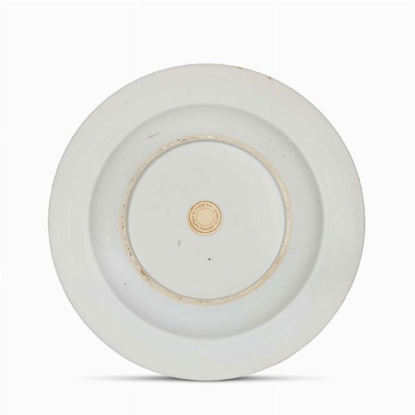 PIATTO, CINA, DINASTIA QING, PERIODO QIANLONG, 1750 CIRCA  - Asta Porcellane della Compagnia delle Indie Meraviglie cinesi per l'Europa - Associazione Nazionale - Case d'Asta italiane