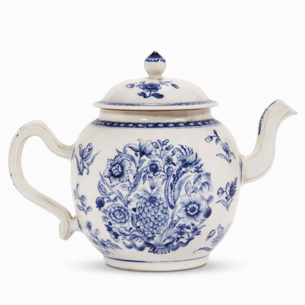 TEIERA, CINA, DINASTIA QING, PERIODO QIANLONG, 1790 CIRCA  - Asta Porcellane della Compagnia delle Indie Meraviglie cinesi per l'Europa - Associazione Nazionale - Case d'Asta italiane