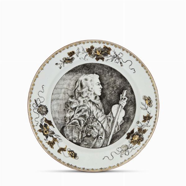 PIATTO, CINA, DINASTIA QING, PERIODO QIANLONG, 1745 CIRCA  - Asta Porcellane della Compagnia delle Indie Meraviglie cinesi per l'Europa - Associazione Nazionale - Case d'Asta italiane