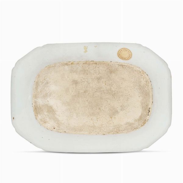 VASSOIO OTTAGONALE, CINA, DINASTIA QING, PERIODO QIANLONG, 1765 CIRCA  - Asta Porcellane della Compagnia delle Indie Meraviglie cinesi per l'Europa - Associazione Nazionale - Case d'Asta italiane