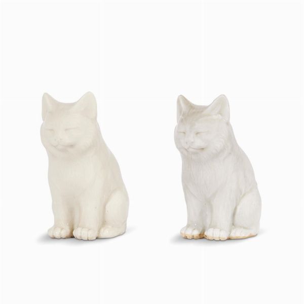 COPPIA GATTINI, CINA, DINASTIA QING, PERIODO QIANLONG, 1745  - Asta Porcellane della Compagnia delle Indie Meraviglie cinesi per l'Europa - Associazione Nazionale - Case d'Asta italiane