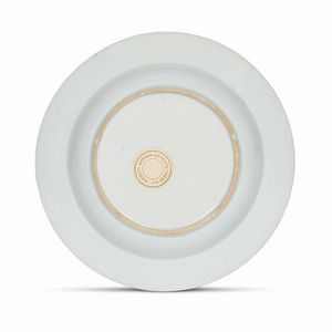 PIATTINO, CINA, DINASTIA QING, PERIODO QIANLONG, 1750 CIRCA  - Asta Porcellane della Compagnia delle Indie Meraviglie cinesi per l'Europa - Associazione Nazionale - Case d'Asta italiane