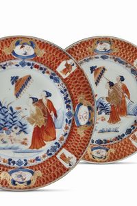 COPPIA DI PIATTI, CINA, DINASTIA QING, PERIODO QIANLONG, 1740 CIRCA  - Asta Porcellane della Compagnia delle Indie Meraviglie cinesi per l'Europa - Associazione Nazionale - Case d'Asta italiane
