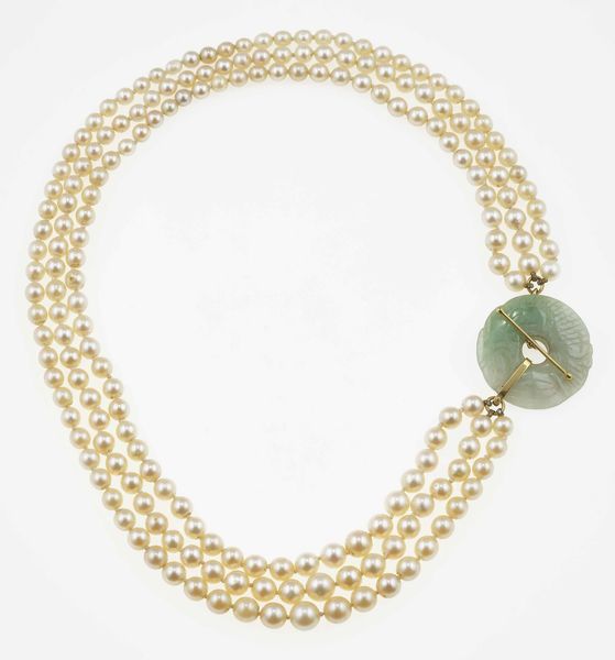 Collana composta da tre fili di perle coltivate  - Asta Gioielli - Associazione Nazionale - Case d'Asta italiane