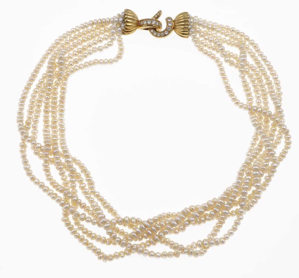 Collana a pi fili di perle  - Asta Gioielli - Associazione Nazionale - Case d'Asta italiane