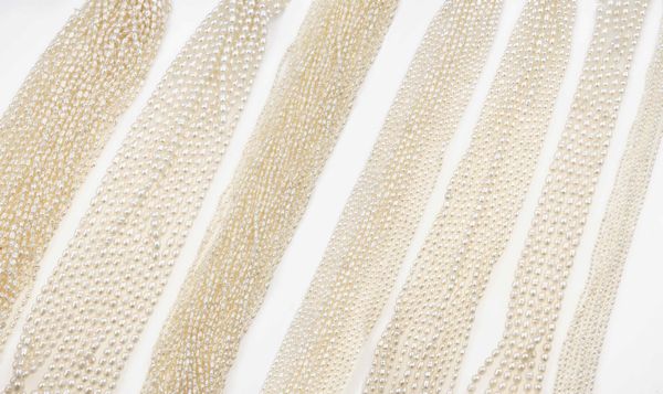 134 fili di perle coltivate di varie dimensioni  - Asta Gioielli - Associazione Nazionale - Case d'Asta italiane